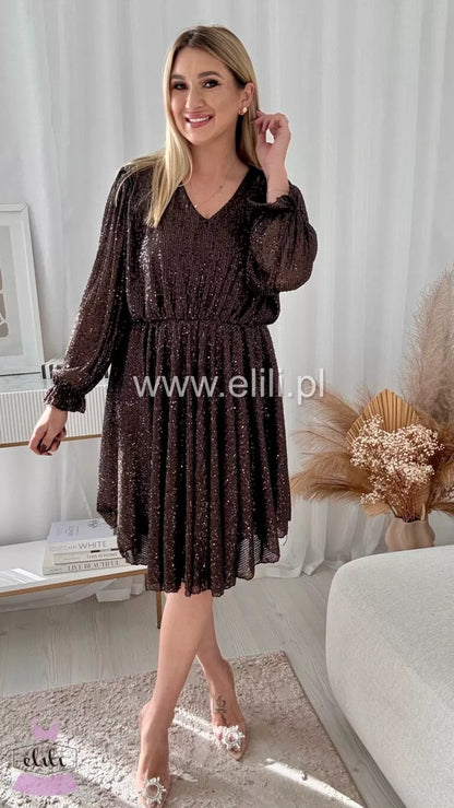 Alisa – Luksusowa Szampańska Sukienka z Elegancką Falbaną