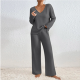 Vivienne - Dwuczęściowy zestaw z prostymi spodniami i topem z dekoltem w serek